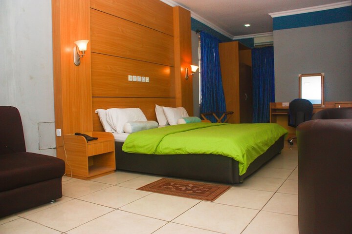 Room 19 of 35