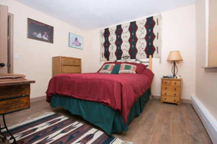 Room 7 of 16
