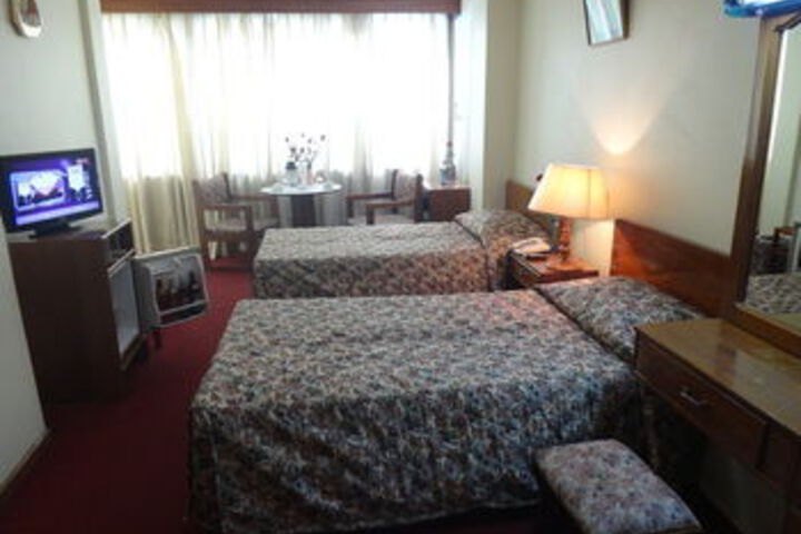 Room 27 of 39