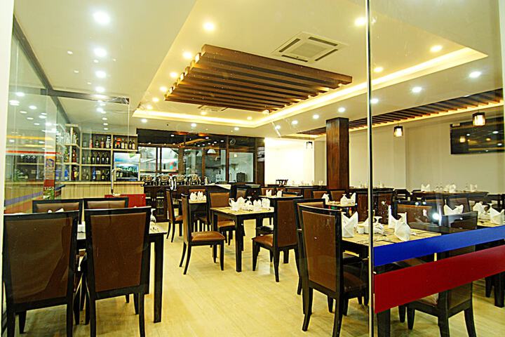 Lounge 63 of 70
