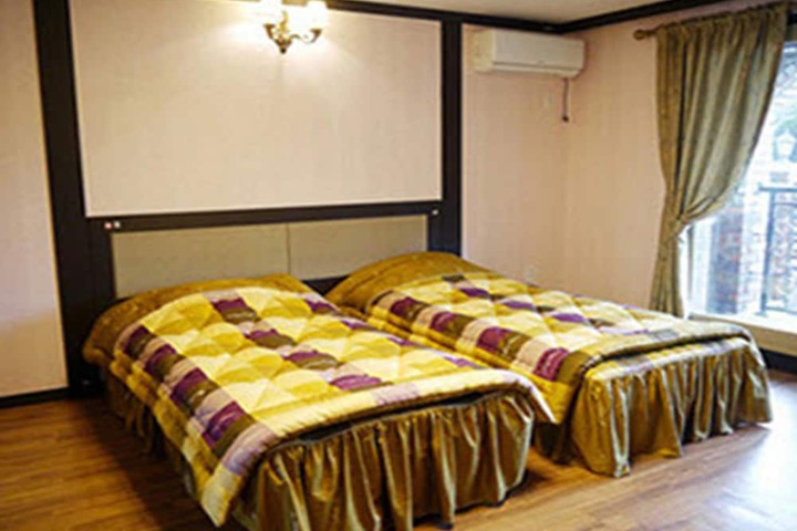 Room 7 of 23