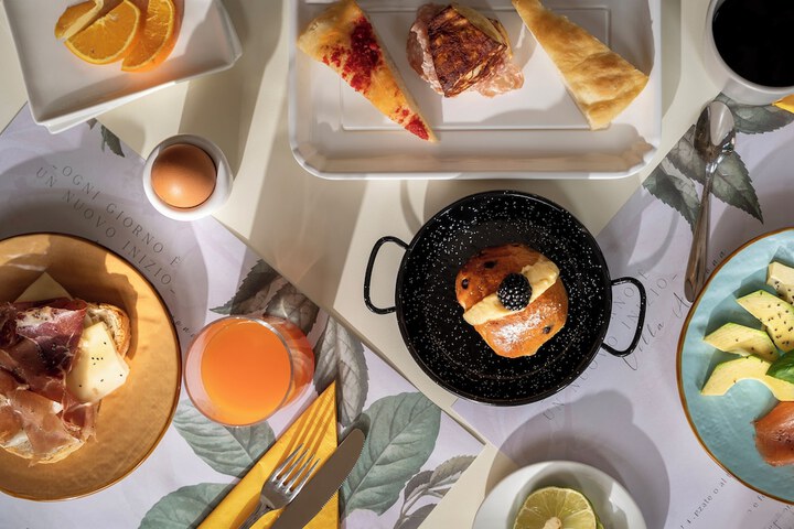 Breakfast/Coffee Service 78 of 105