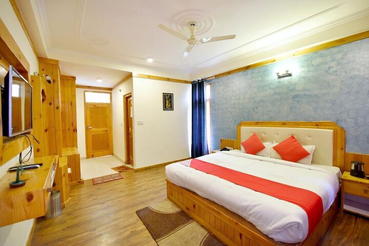 Room 10 of 31