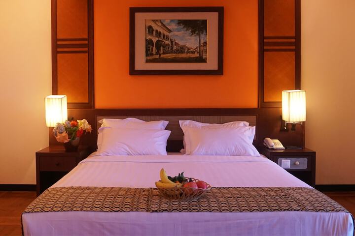 Room 4 of 34