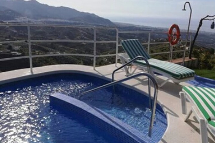 Pool 53 of 120