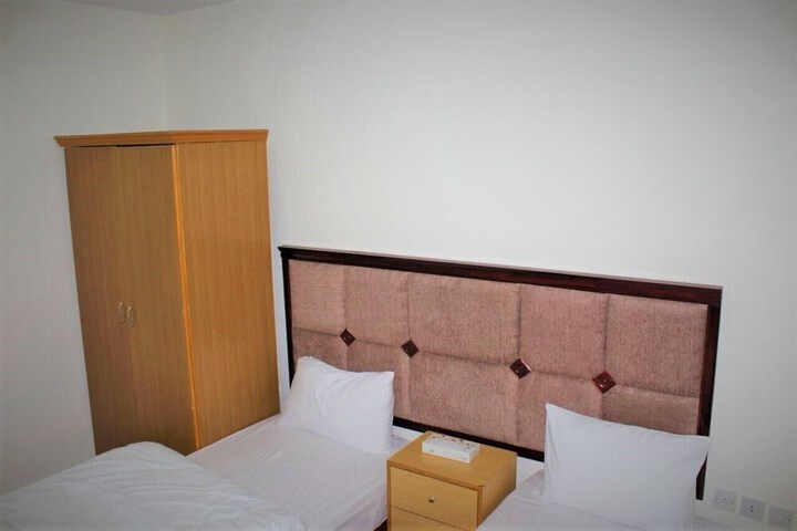 Room 8 of 32