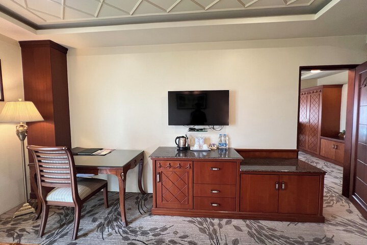 Room 60 of 164