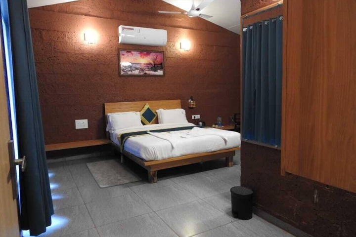 Room 2 of 45