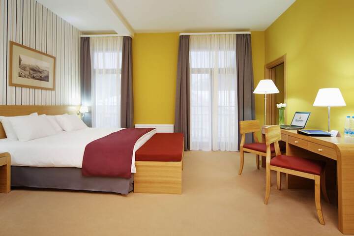 Room 15 of 61