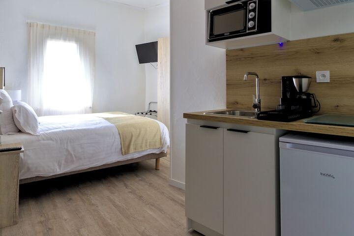 Room 8 of 25