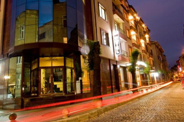 Sofia Place Hotel by HMG