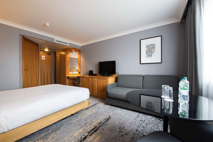 Room 34 of 74