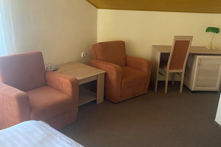 Room 23 of 65