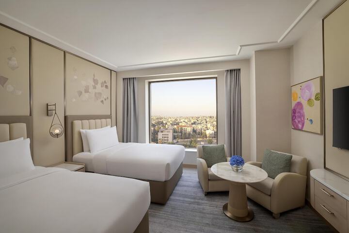 Room 52 of 231
