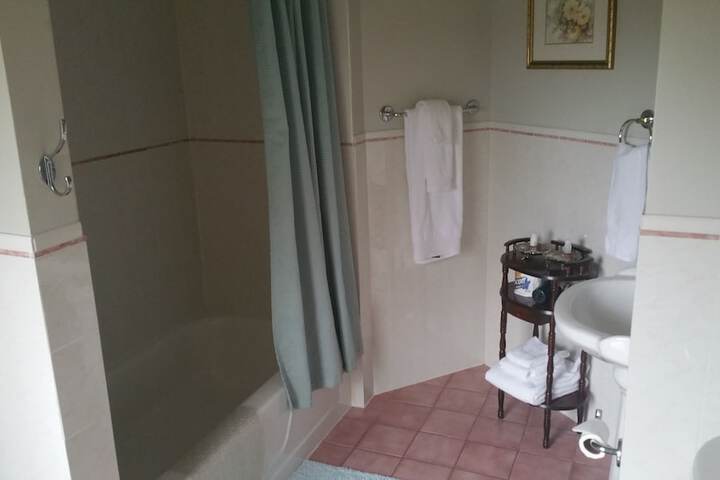 Room 132 of 198