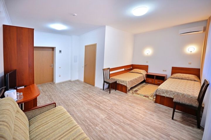 Room 14 of 65