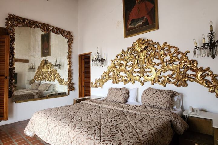 Room 15 of 100