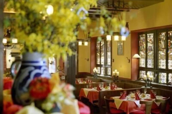 Dining 20 of 45