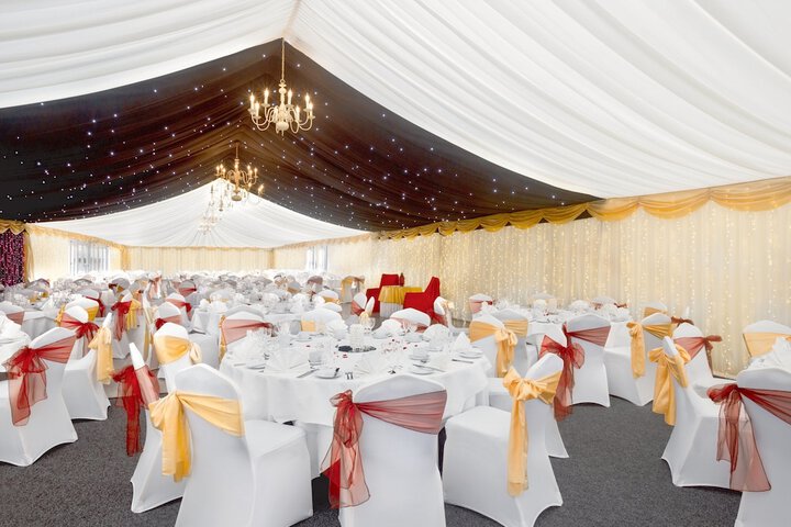 Ballroom/Hall 88 of 117