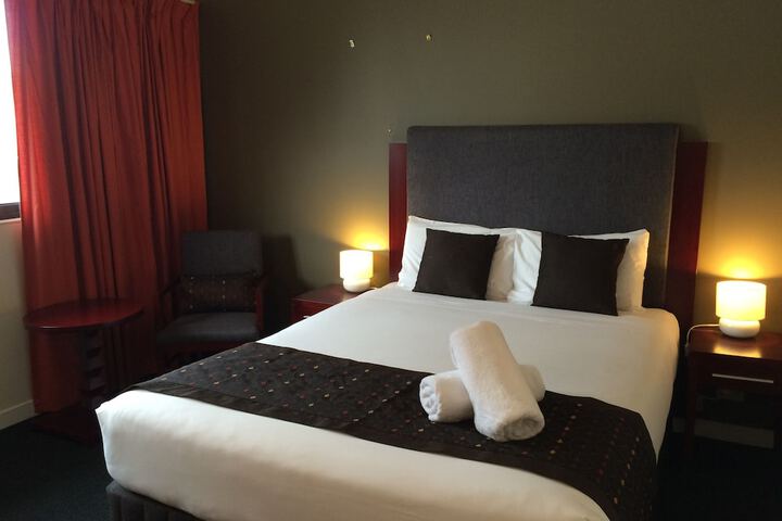 Room 15 of 34