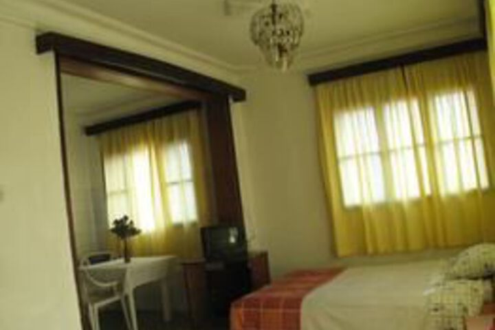 Room 3 of 13