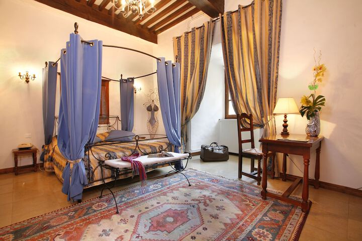 Room 6 of 58
