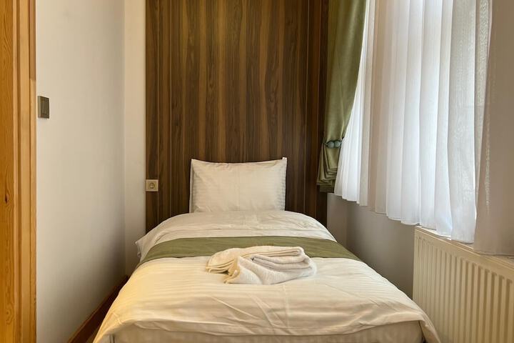 Room 3 of 53