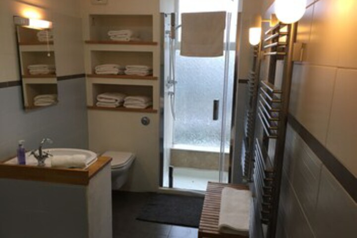 Room 2 of 30