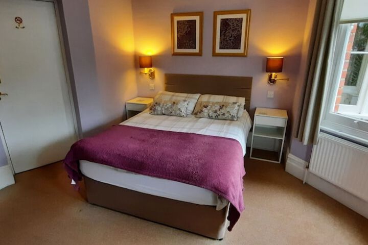 Room 2 of 39