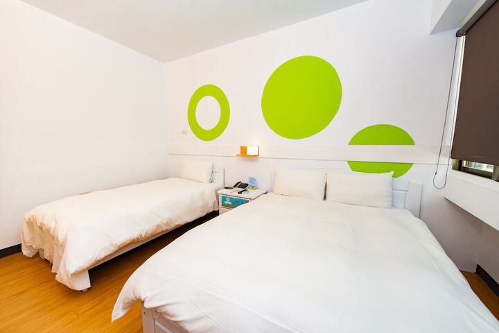 Room 26 of 32