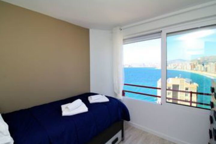 Room 7 of 17
