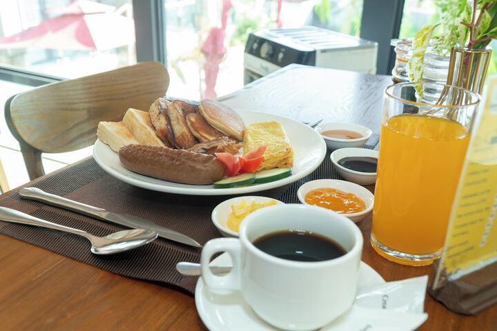 Breakfast/Coffee Service 66 of 77