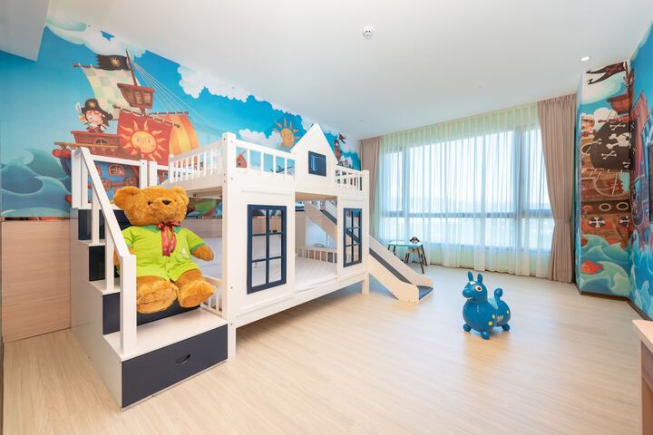 Room 15 of 52
