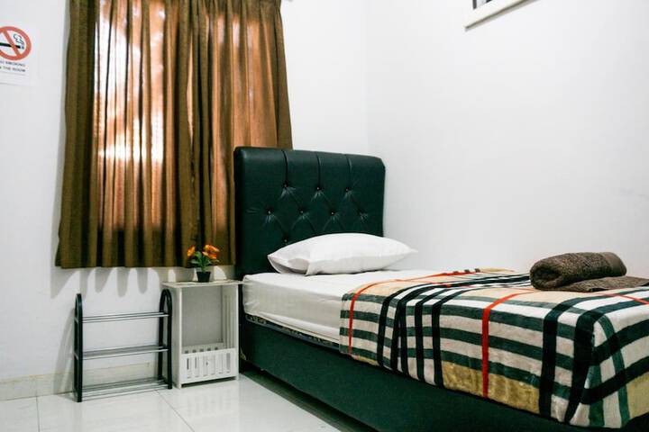 Room 5 of 48