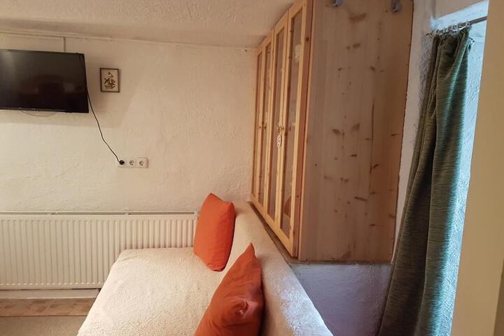 Room 4 of 52