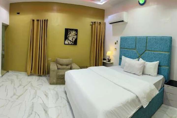 Room 5 of 78