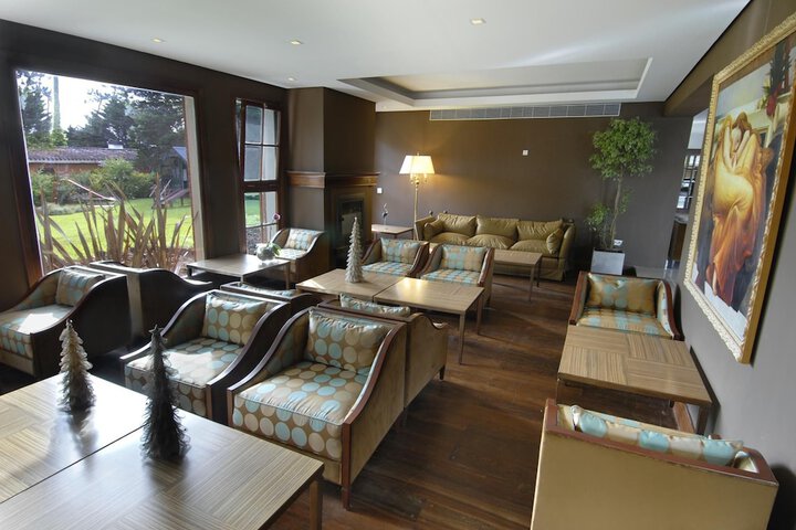 Entrance & Lobby
