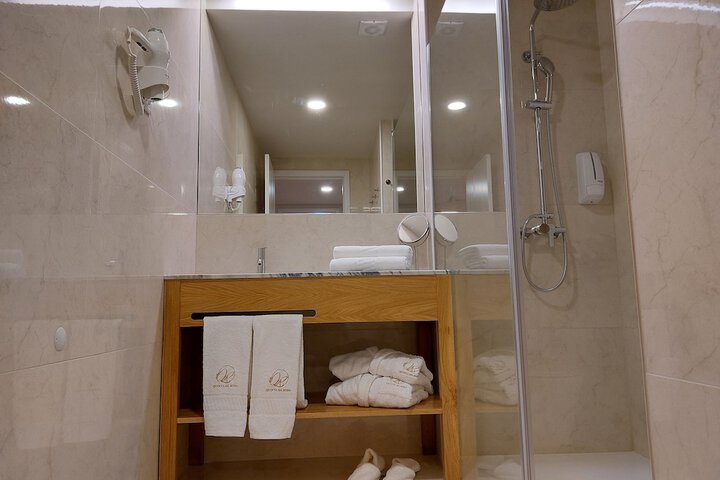 Room 25 of 53