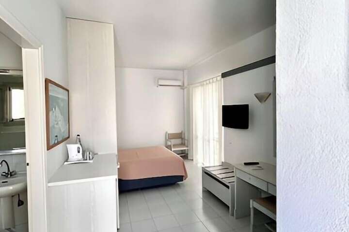 Room 11 of 52