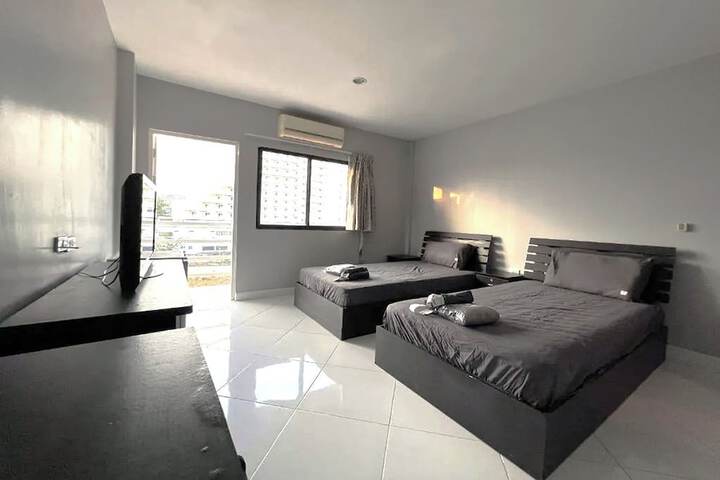 Room 26 of 74