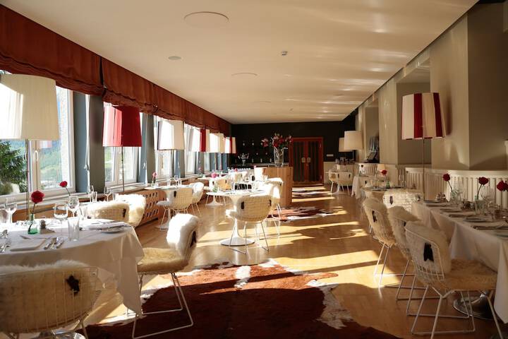 Dining 58 of 104
