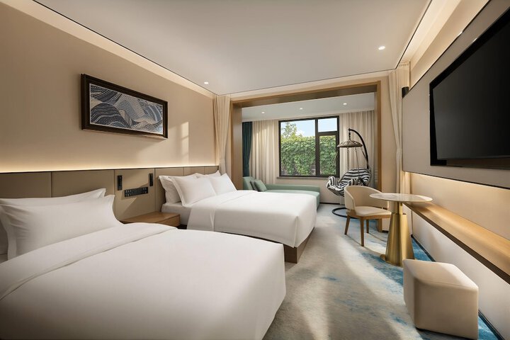 Room 12 of 26