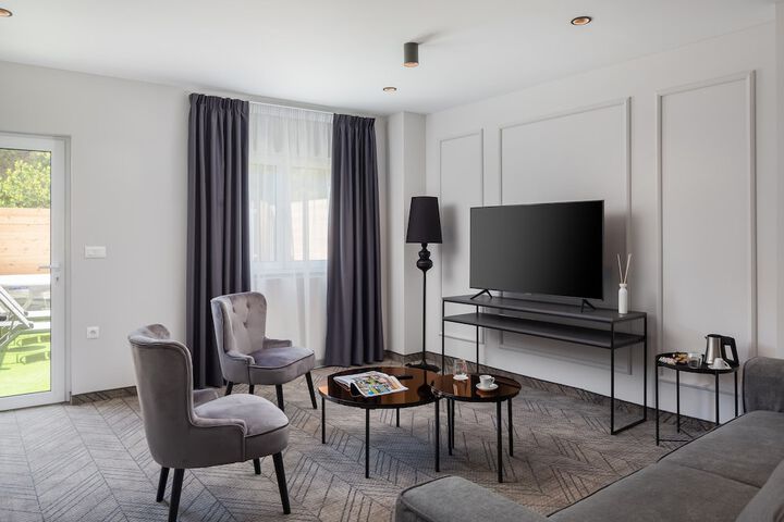 Room 14 of 71