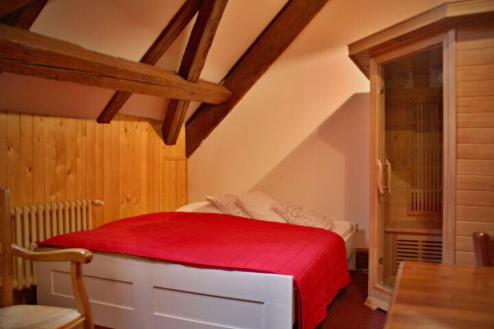 Room 5 of 113
