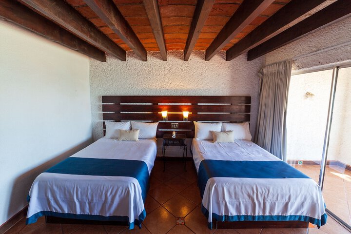 Double Ocean View King Bed (3 of 8)