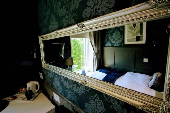 Room 17 of 130