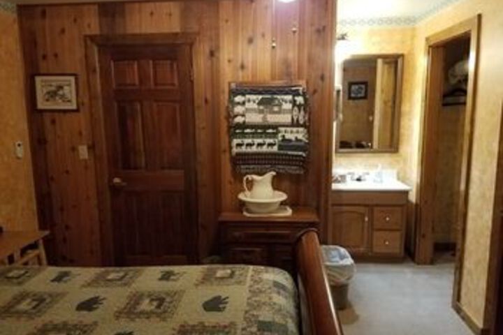 Room 43 of 66