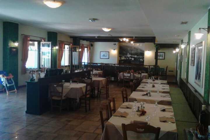 Dining 36 of 60