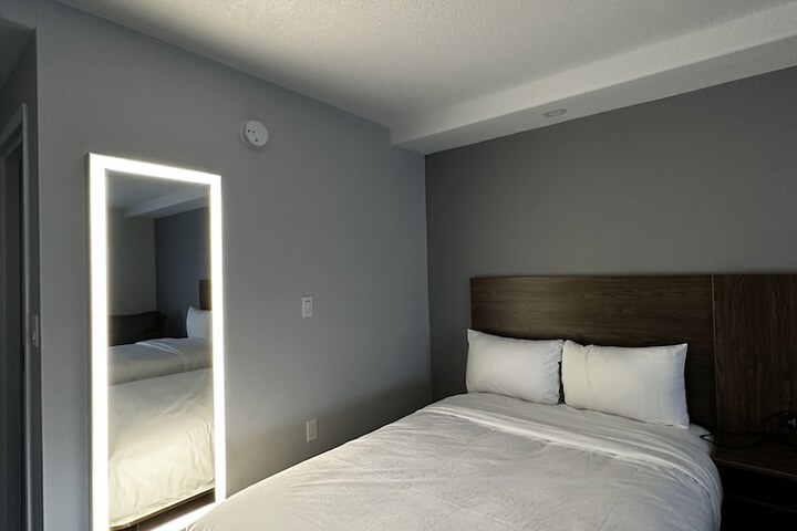 Room 12 of 42