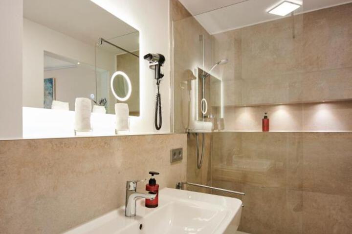 Suite Room